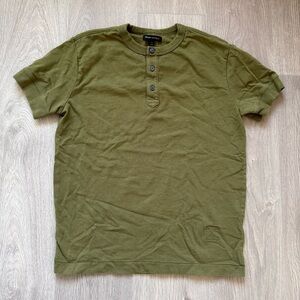 Men’s Banana Republic Olive Green Rugged Slub Henley T-Shirt